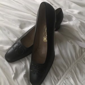 Ferragamo leather pumps